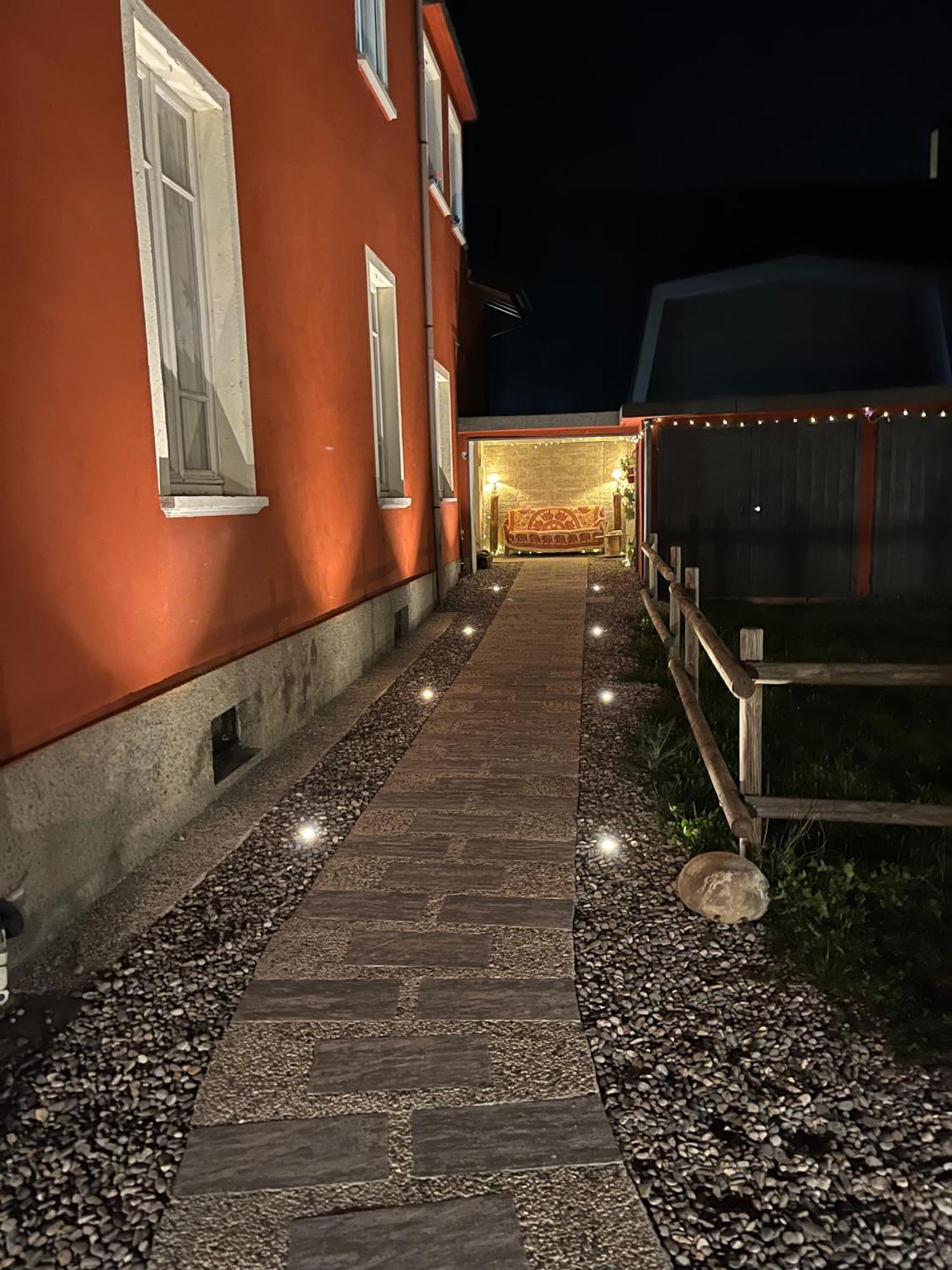 B&B Red House Garlate Luaran gambar